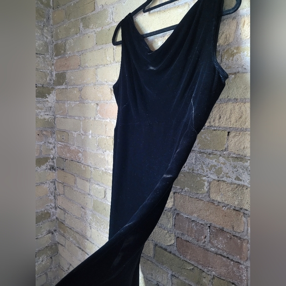 NY&CO New York & Company Mini Dress Black Velvet Slouch Weighted Front Sz. 10 - Picture 2 of 7